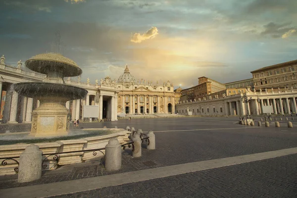 Piazza San Pietro in rom, vatican — стокове фото