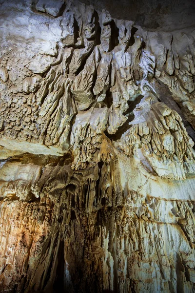 Felsformation in der Höhle — Stockfoto