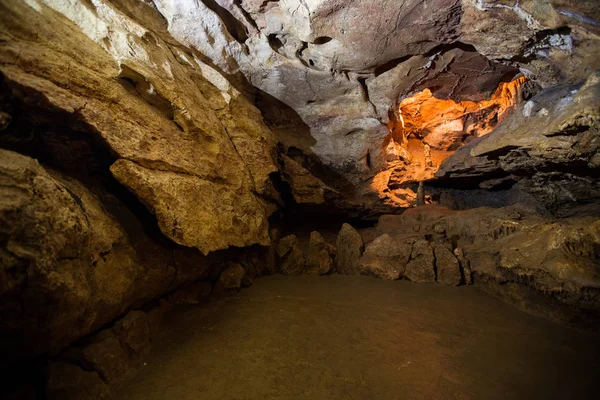 El túnel subterráneo en la Crimea Imagen de archivo