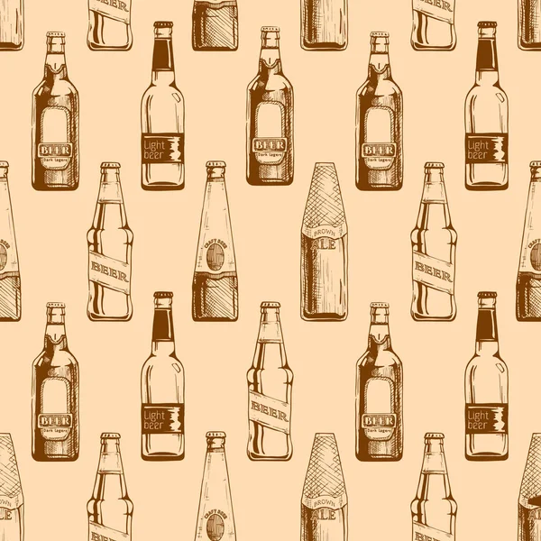 Patrón sin costuras con diferentes botellas de cerveza — Vector de stock