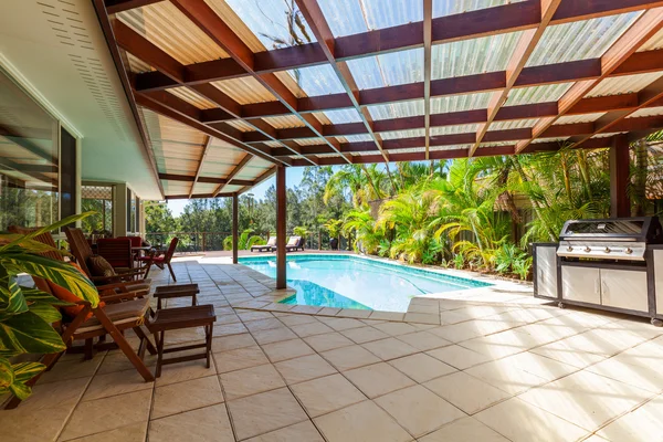 Alfresco private backyard — Stock Photo, Image