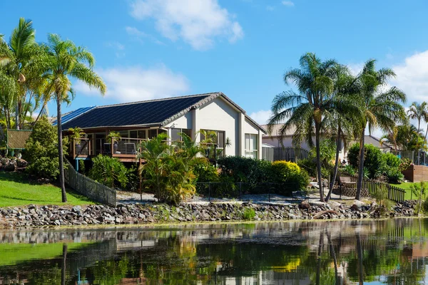 Elegante casa frente al mar — Foto de Stock