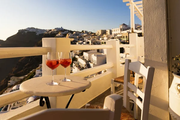 Bebidas al atardecer en Santorini —  Fotos de Stock