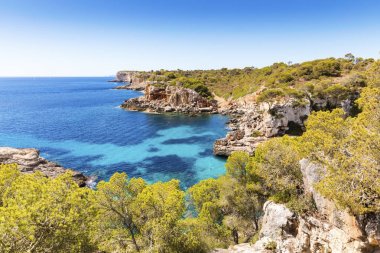 Cala s'Almunia, Mallorca güneşli görünümünü