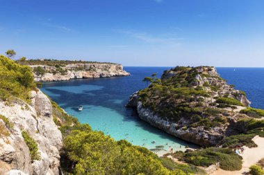 Calo des Moro, Mallorca güneşli görünümü