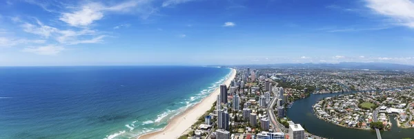 Panoramablick auf den breiten Strand an der Goldküste — Stockfoto