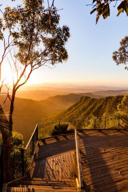 Gold Coast hinterland günbatımı manzarası