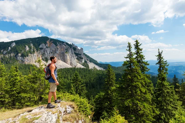 Male hiker on mountain top — Stock Photo, Image