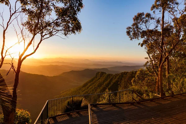 Zonsondergang vanaf het Gold Coast hinterland — Stockfoto