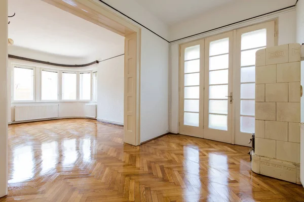 Empty Freshly Renovated Old Style European Home Interior — Stock Photo, Image