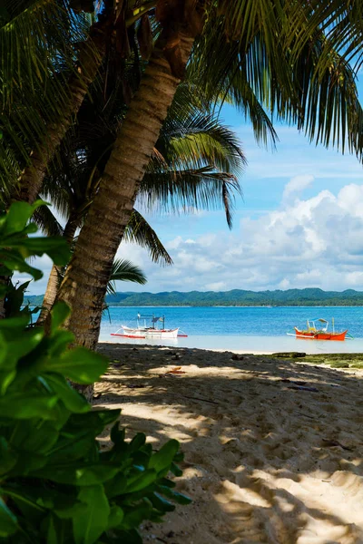 Tropical Guyam Island Med Traditionella Fiskebåtar Siargao Filippinerna — Stockfoto