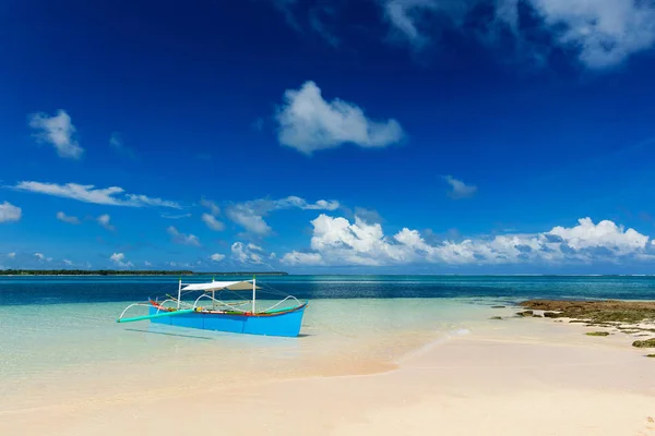 Bateau Pêche Traditionnel Sur Une Plage Vierge Siargao Philippines — Photo