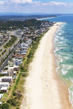 Tugun ve Currumbin güneşli görünümünü Gold Coast Queensland, Avustralya
