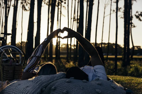 Romantic Couple Having Picnic Sunset Forest — Stock Photo, Image