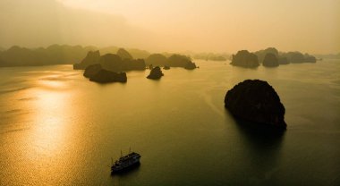 Vietnam'da defne halong Panoraması