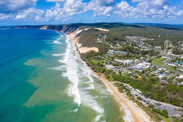 The town of Rainbow Beach on a sunny day in QLD — Stock Photo, Image