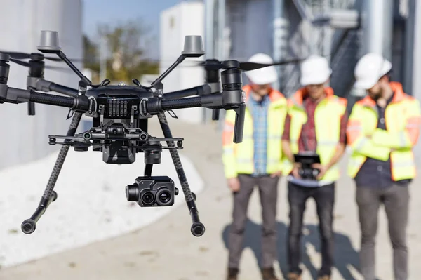 Industriële drone operators — Stockfoto