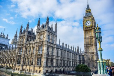 Londra, İngiltere - Ekim 2016: Palace of Westminster ile Big Ben Saat Kulesi, Londra, İngiltere