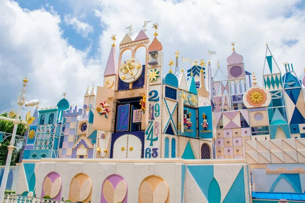 Hong Kong Disneyland - 2015-re lehet:-A ' egy kicsi a világ — Stock Fotó
