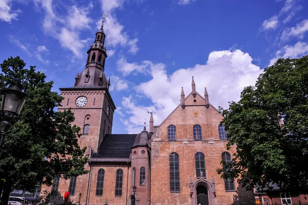 OSLO, NORWAY - JULY 2015: Oslo Cathedral at Karl Johans Gate, Oslo, Norway — Φωτογραφία Αρχείου