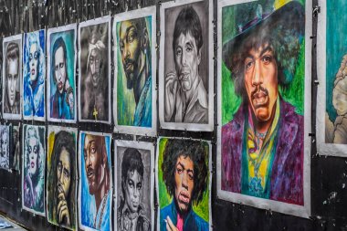 Oslo, Norveç - Temmuz 2015: Ünlü portre resim sokakta Karl Johans kapısı, Oslo, Norveç