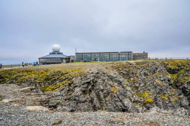 Oslo, Norveç - Temmuz 2015: Kuzey Burunu (Nordkapp) Finnmark, Norveç bulunan gelen turist