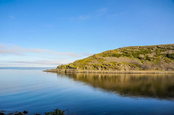 Piękny krajobraz skaliste wybrzeże z Norwegii — Zdjęcie stockowe