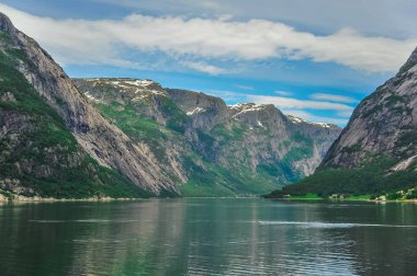 Güzel manzara ve toplayan fiyort, Norveç