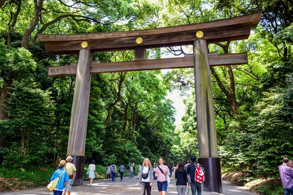 Tokyo, Japonya: Torii, giriş, Shibuya, Tokyo bulunan Meiji Tapınağı giden — Stok fotoğraf