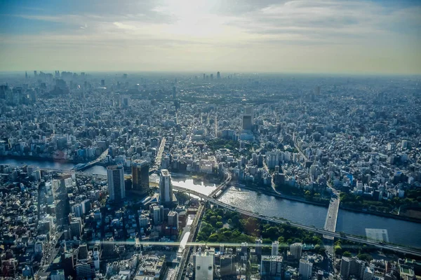 日本东京：东京天空树塔顶部的东京城市鸟瞰图 — 图库照片