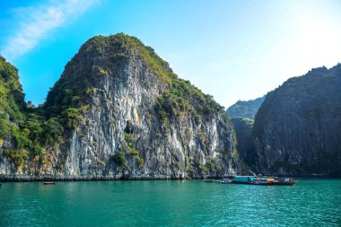 Ha uzun Bay, bir çok popüler seyahat hedef Quang Ninh ili, kuzeydoğu Vietnam güzel görünümü