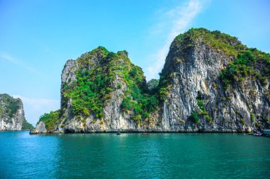 Ha uzun Bay, bir çok popüler seyahat hedef Quang Ninh ili, kuzeydoğu Vietnam güzel görünümü