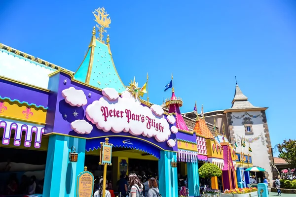 Chiba, Japán: Peter Pan repülés attrakció a Fantasyland, Tokyo Disneyland — Stock Fotó