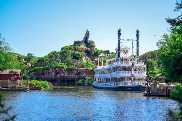 Chiba, Japán: Mark Twain kirándulóhajó a folyó Westernland, Tokyo Disneyland-ben — Stock Fotó