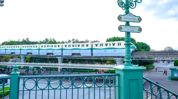 Чіба, Японія: Disney Resort лінії, монорейковою які колах курорту Tokyo Disney — стокове фото