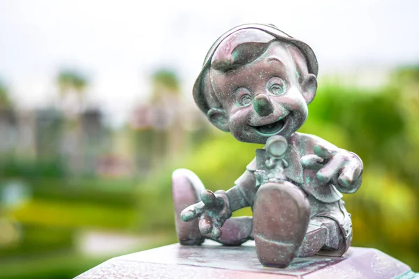 Chiba, Japan: Pinokkio karakter standbeeld in Tokyo Disney Resort, in Urayasu, Japan — Stockfoto