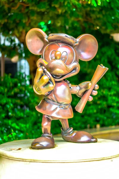 Chiba, Japan: Mickey Mouse karakter standbeeld in Tokyo Disney Resort, in Urayasu, Japan — Stockfoto