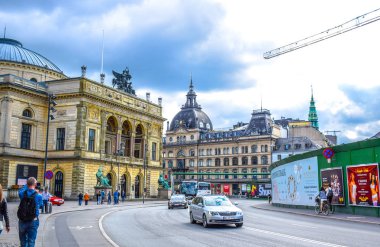 Kopenhag, Danimarka: Kopenhag, Danimarka sokakta bulutlu bir günde 