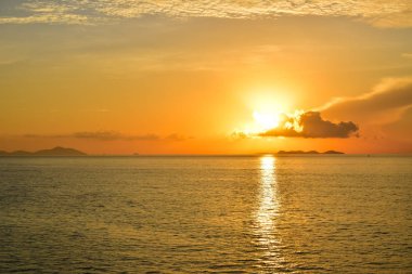 Gün doğumunda Samui Adası Tayland denizde