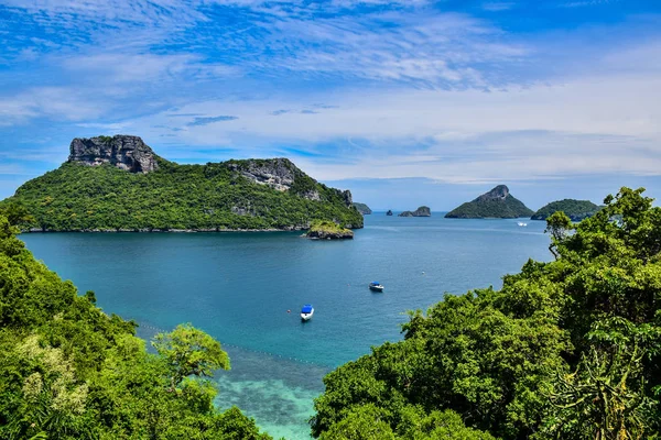 Die wunderschöne thailändische meereslandschaft des angthong-nationalparks in der nähe der samui-insel im Golf von thailand — Stockfoto