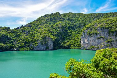 Angthong ulusal deniz Parkı yakınındaki Samui Adası, Tayland Körfezi, güzel Tayland deniz manzarası