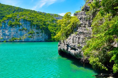 Angthong ulusal deniz Parkı yakınındaki Samui Adası, Tayland Körfezi, güzel Tayland deniz manzarası