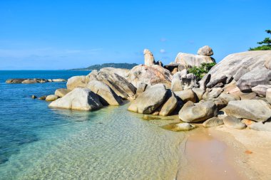 Kayalık sahil plaj Hin Ta Hin Yai, Samui Adası, Tayland