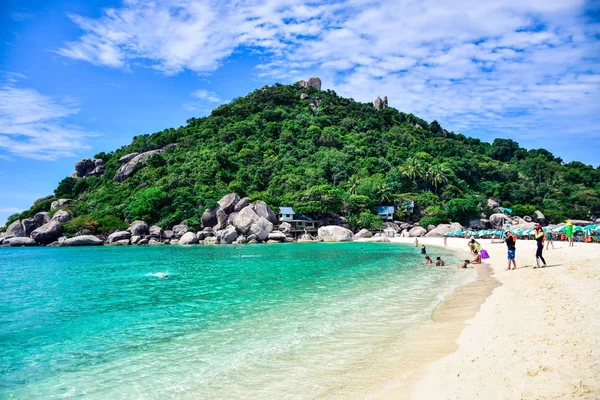 Praia bonita Tailândia de Nang Yuan ilha, o destino turístico popular perto da ilha de Samui no golfo da Tailândia — Fotografia de Stock