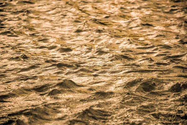 Superficie Agua Dorada Con Ondas Suaves Fondo Abstracto — Foto de Stock