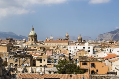 Evler, kiliseler ve binalar - Sicilya, İtalya ile Palermo şehir manzarası, görüntüleme