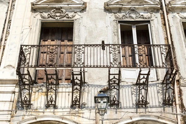 Vecchio Balcone Una Casa Nel Centro Storico Palermo Sicilia Italia — Foto Stock