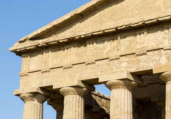Tempel von Concordia, ein griechischer Tempel im Tempeltal (valle dei templi) in Agrigent, Sizilien, Italien — Stockfoto