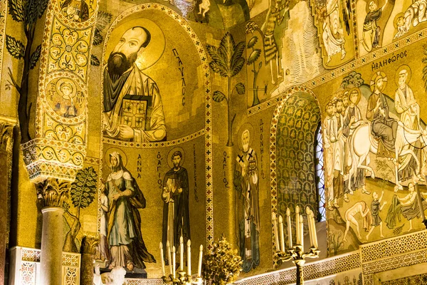 Interieur van de Capella Palatina in het Palazzo dei Normanni (Paleis van de Norman) - Palermo - Sicilië - Italië — Stockfoto