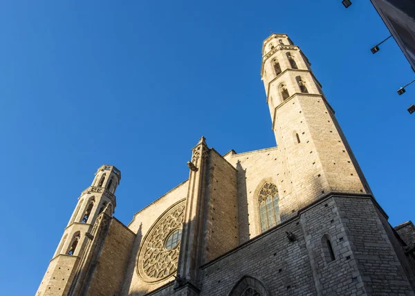 Fachada de la Basílica de Santa Maria del Mar en Barcelona, Cataluña, España — Foto de Stock